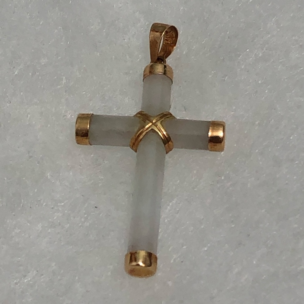 Pre Owned 14K Yellow Gold Tipped White Jade Cross Pendant Necklace, 1.76g